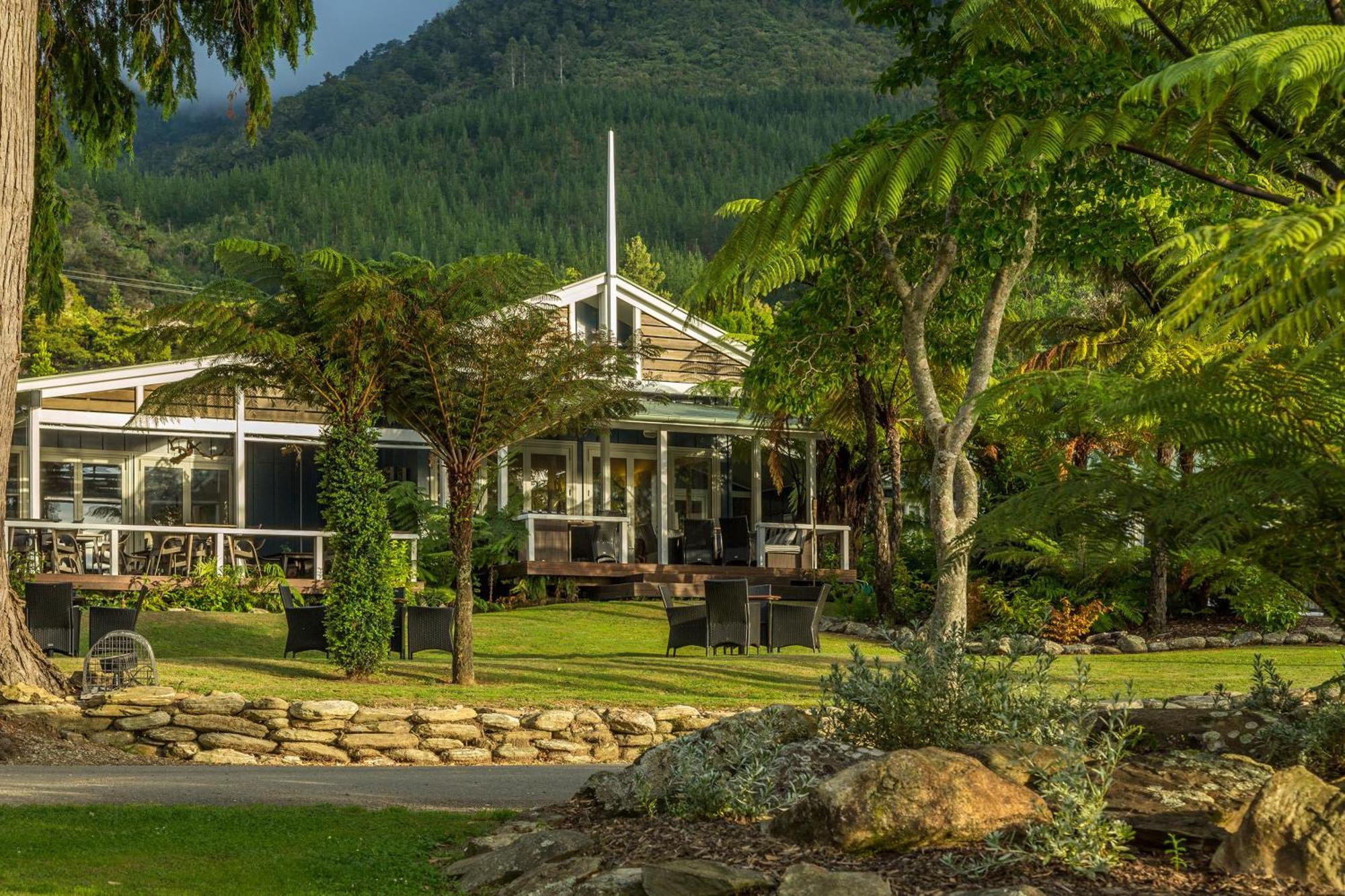 Raetihi Lodge Kenepuru Sounds Exterior photo